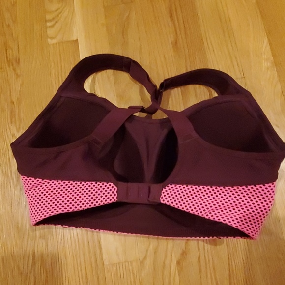 Victoria's Secret Sports Bra - Picture 2 of 4